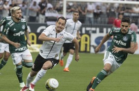 Rodriguinho se esforando muito durante jogo contra o Palmeiras, na Arena Corinthians