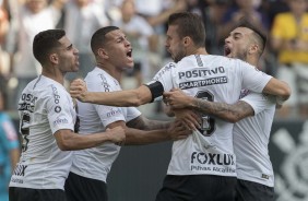 Gabriel, Sidcley, Henrique e Maycon na comemorao do zagueiro por seu gol contra o Cear