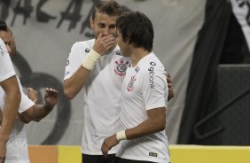 Henrique e Romero durante jogo contra o Vitria, pela Copa do Brasil