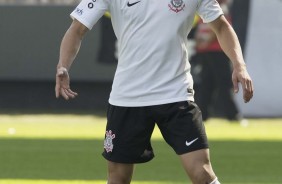 Danilo Avelar fez sua segunda partida diante o Grmio, na Arena Corinthians