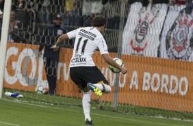 Artilheiro, Romero anota dois gols contra o Cruzeiro e garante a vitria do Timo