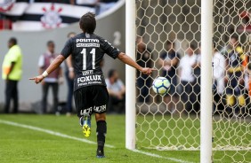 Romero durante comemorao do seu terceiro gol contra o Vasco, pelo Brasileiro