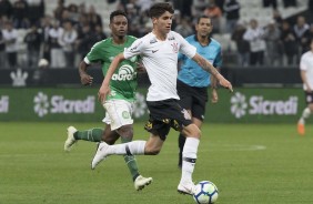O novato ngelo Araos fez sua estreia com a camisa do Corinthians diante a Chapecoense
