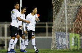 Matheus Matias, Fessin e Rafael Bilu durante vitria contra o Palmeiras, pelo Brasileiro Sub-20