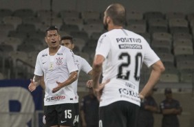 Ralf fala com seus companheiros durante partida contra o Cruzeiro