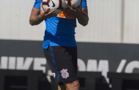 Danilo Avelar no treino desta segunda-feira; o foco  a Copa Sul-Americana
