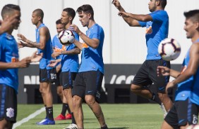Pedrinho, Danilo Avelar, Sornoza, Thiaguinho e Fabrcio Oya no treino desta segunda-feira