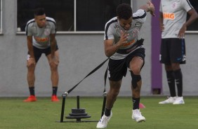 Atacante Gustavo j treina no CT aps marcar o nico gol do Corinthians contra a Ferroviria