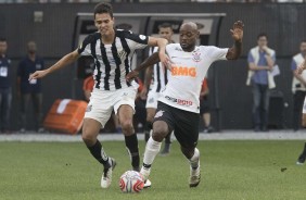 Vagner Love foi titular do Corinthians contra o Santos