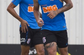 Andr Lus e Ramiro no treinamento que prepara a equipe para jogo contra o Santos