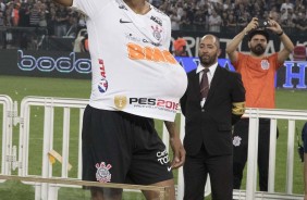 Gustavo comemora o ttulo de Campeo Paulista, na Arena Corinthians