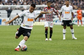 Ramiro em jogada contra o So Paulo, pela final do Paulisto 2019