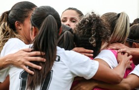 Meninas do Corinthians atuando contra o So Jos, pelo Brasileiro Feminino