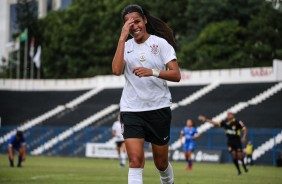 Victria comemora seu gol contra o So Jos, pelo Paulisto Feminino