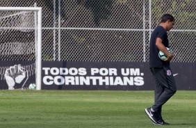 Fbio Carille no jogo-treino entre Corinthians profissional e Sub-23 no CT Joaquim Grava