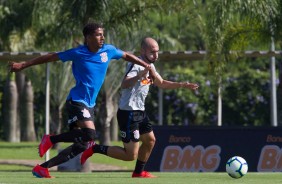 Rgis e Du no jogo-treino entre Corinthians profissional e Sub-23 no CT Joaquim Grava