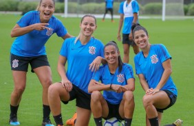 Meninas do Corinthians Futebol Feminino no treinamento desta tera-feira