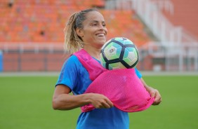 Novata Mnica no treinamento do Corinthians Futebol Feminino desta tera-feira
