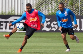 Sornoza e Janderson durante penltimo treino do Corinthians antes de enfrentar o Grmio