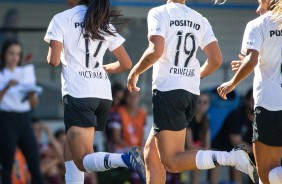 Victria e Crivelari na partida contra o Juventus, pelo Paulista Feminino