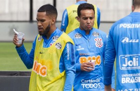 Everaldo e Jadson no primeiro treino aps empate com o Palmeiras