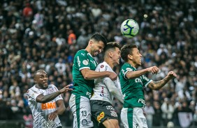 Manoel e Avelar na partida contra o Palmeiras, pelo Brasileiro