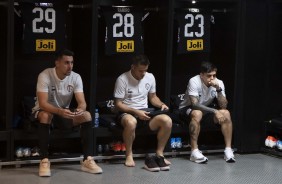 Avelar, Ramiro e Fagner no vestirio do Maracan antes do jogo contra o Fluminense