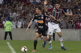 Meia Vital durante duelo contra o Fluminense, pela Sul-Americana, no Maracan