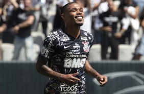 Atacante Love durante jogo contra o Cear, pelo Brasileiro, na Arena Corinthians