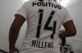 Millene no vestirio antes do jogo contra o Juventus pelo Campeonato Paulista Feminino