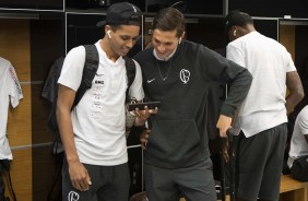 Pedrinho e Vital no vestirio da Arena Corinthians antes do jogo contra o Bahia, pelo Brasileiro