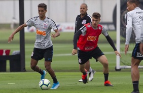 Pedrinho e Lucas Piton no ltimo treino antes do jogo contra o Palmeiras