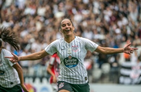 Defensora Juliete feliz com o ttulo do Campeonato Paulista  invicto