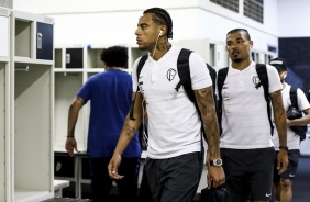 Gustavo e Urso no vestirio do estdio Nilton Santos, para duelo contra o Botafogo