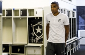Marllon no vestirio do estdio Nilton Santos, para duelo contra o Botafogo