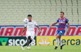 Zagueiro Gil durante jogo entre Corinthians e Fortaleza, no Castelo, pelo Campeonato Brasileiro