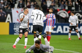 J e Giuliano durante o confronto entre Corinthians e Bahia na Neo Qumica Arena
