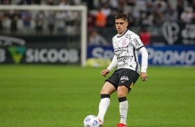 Fagner durante partida entre Corinthians e Fluminense
