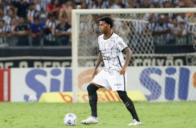 Zagueiro Gil no jogo entre Corinthians e Atltico-MG, pelo Brasileiro, no Mineiro