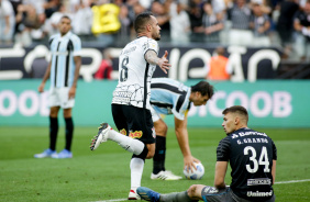 Renato Augusto marcou o gol de empate no jogo entre Corinthians e Grmio