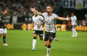 Renato Augusto marcou o primeiro gol do Corinthians contra a Ponte Preta