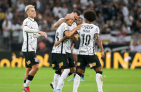 Rger Guedes, Adson, Renato Augusto e Willian comemoram gol contra a Ponte Preta
