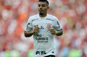 Matheus Bidu durante jogo do Corinthians contra o Flamengo, pelo Brasileiro 2023