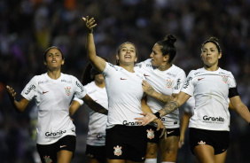 Jaqueline, Duda Sampaio, Fernanda e Gabi Zanotti durante comemorao do gol do Corinthians