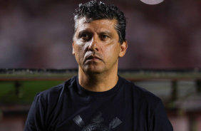 Sidnei Lobo no comando da equipe contra o So Paulo