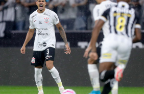 Lucas Verssimo gritando no jogo entre Corinthians e Santos