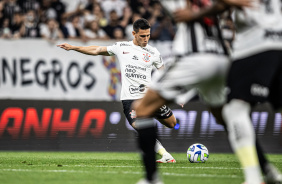 Matas Rojas em ao durante jogo do Corinthians contra o Atltico-MG