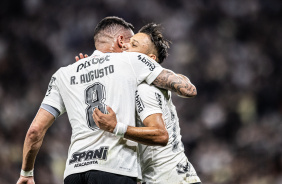 Renato Augusto e Romero na comemorao aps o gol marcado contra o Atltico-MG