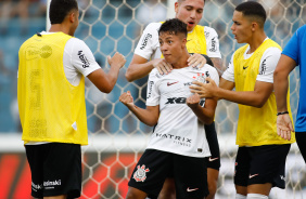 Pedrinho vibra com William e Bahia o gol contra o Guarani na Copinha
