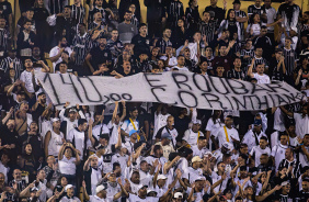 Faixa do protesto da torcida do Corinthians contra o preo abusivo dos ingressos